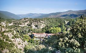 Les Pyrenees - Le Grand Hotel & Le Chateau